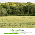 Illustration: Photo du crassier végétalisé avec logo Pacte Nature