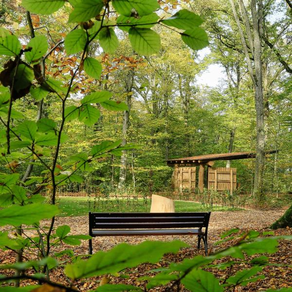 Bëschkierfecht Hennebësch | Cimetière en forêt Hennebësch