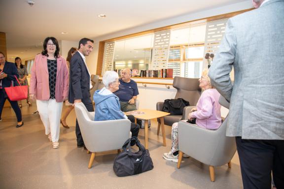 Visite de M. le ministre de la famille